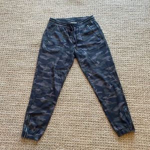 Athletea Farallon Pant - camo joggers